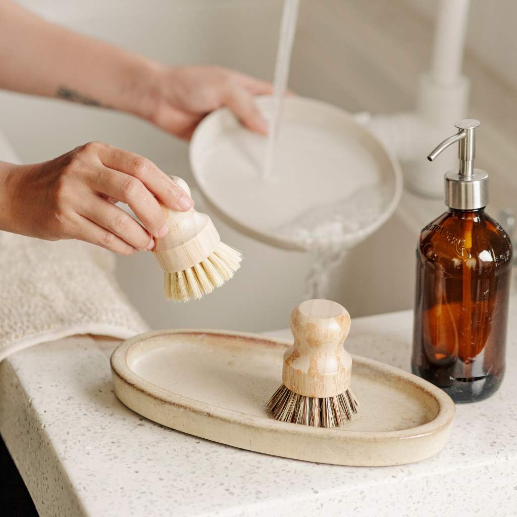 Set of 2 Washing Up Scrubbing Brushes