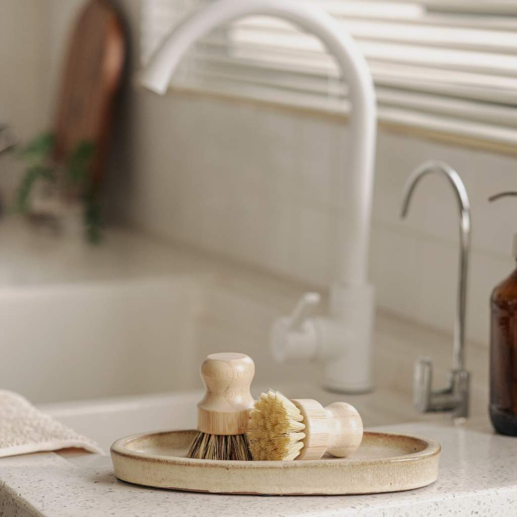 Set of 2 Washing Up Scrubbing Brushes