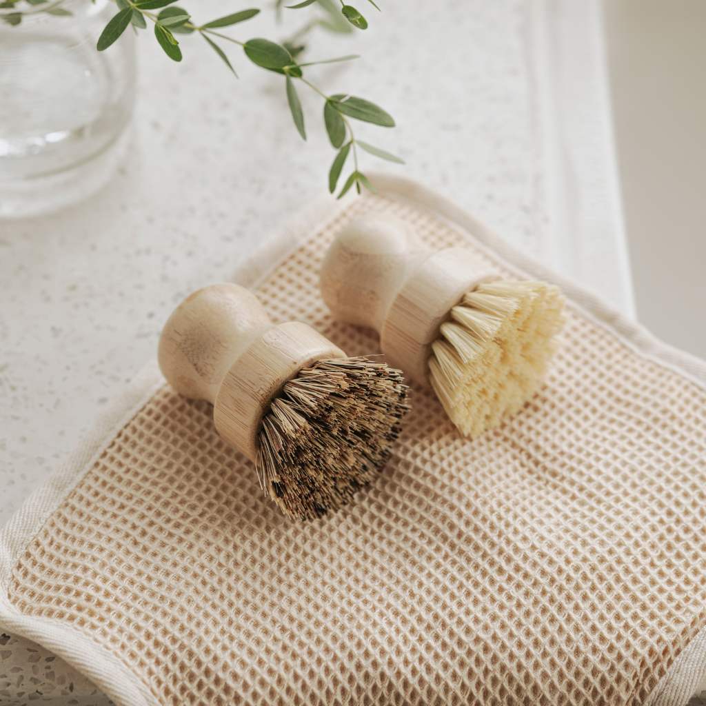 Set of 2 Washing Up Scrubbing Brushes